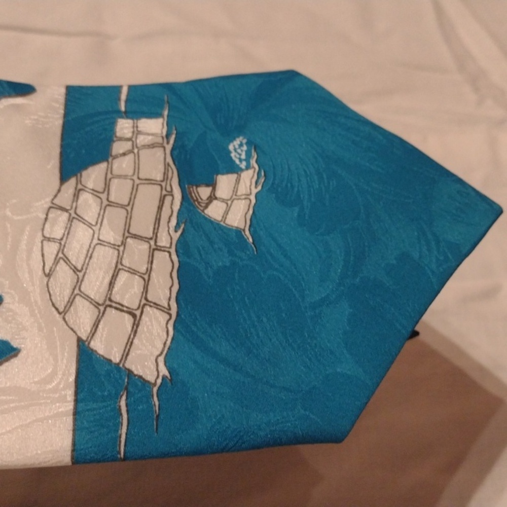 VintageHand Screen printed Silk Inuit Northern Lights Necktie - Picture 3 of 4